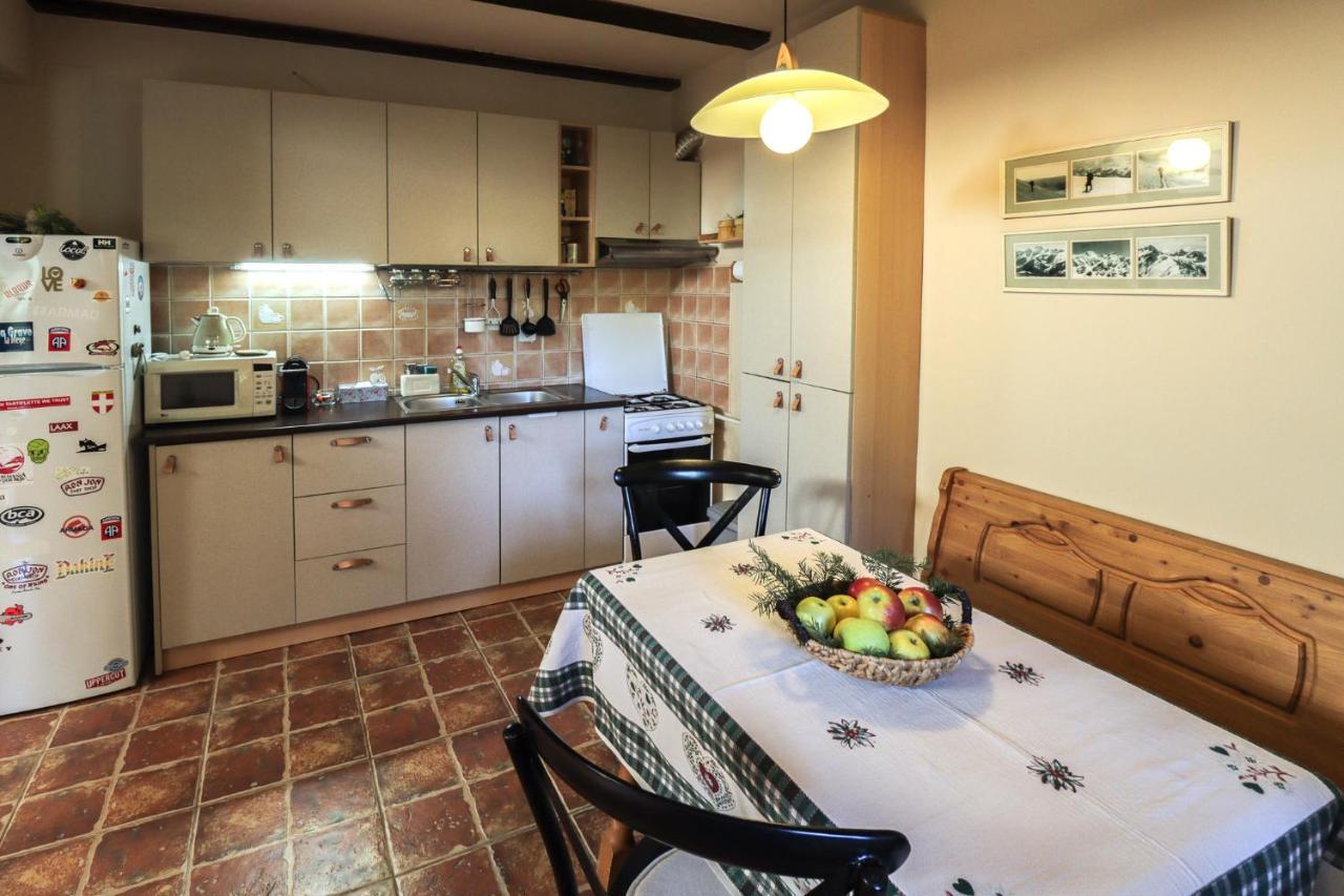 Mountain Family Chalet On Prahova Valley Comarnic Eksteriør billede